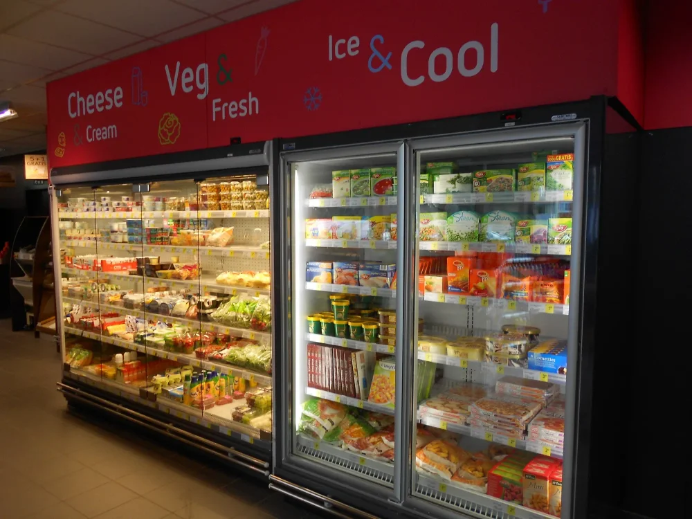 Winkelkoeling en buitenopstelling voor een supermarkt — foto 3