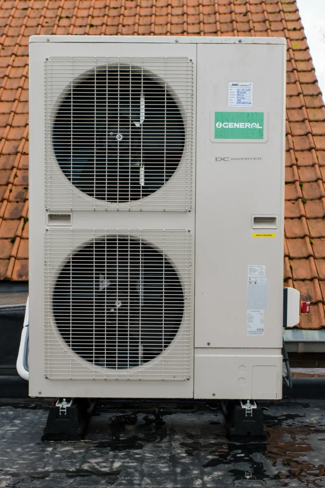 Gekoelde bewaarcellen en dakinstallatie voor een maatwerkbedrijf — foto 2