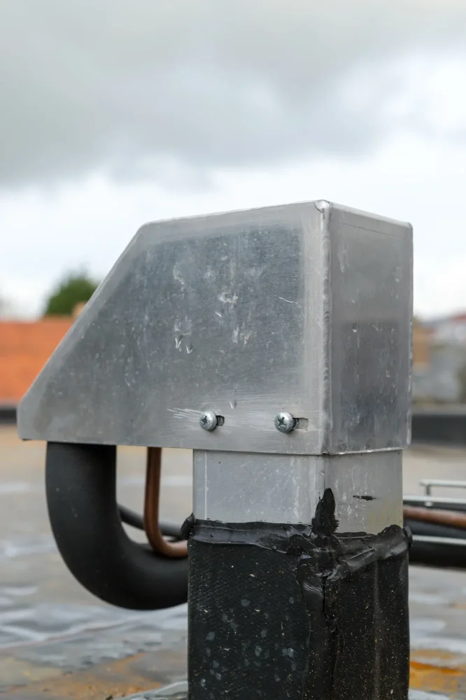 Gekoelde bewaarcellen en dakinstallatie voor een maatwerkbedrijf — foto 3